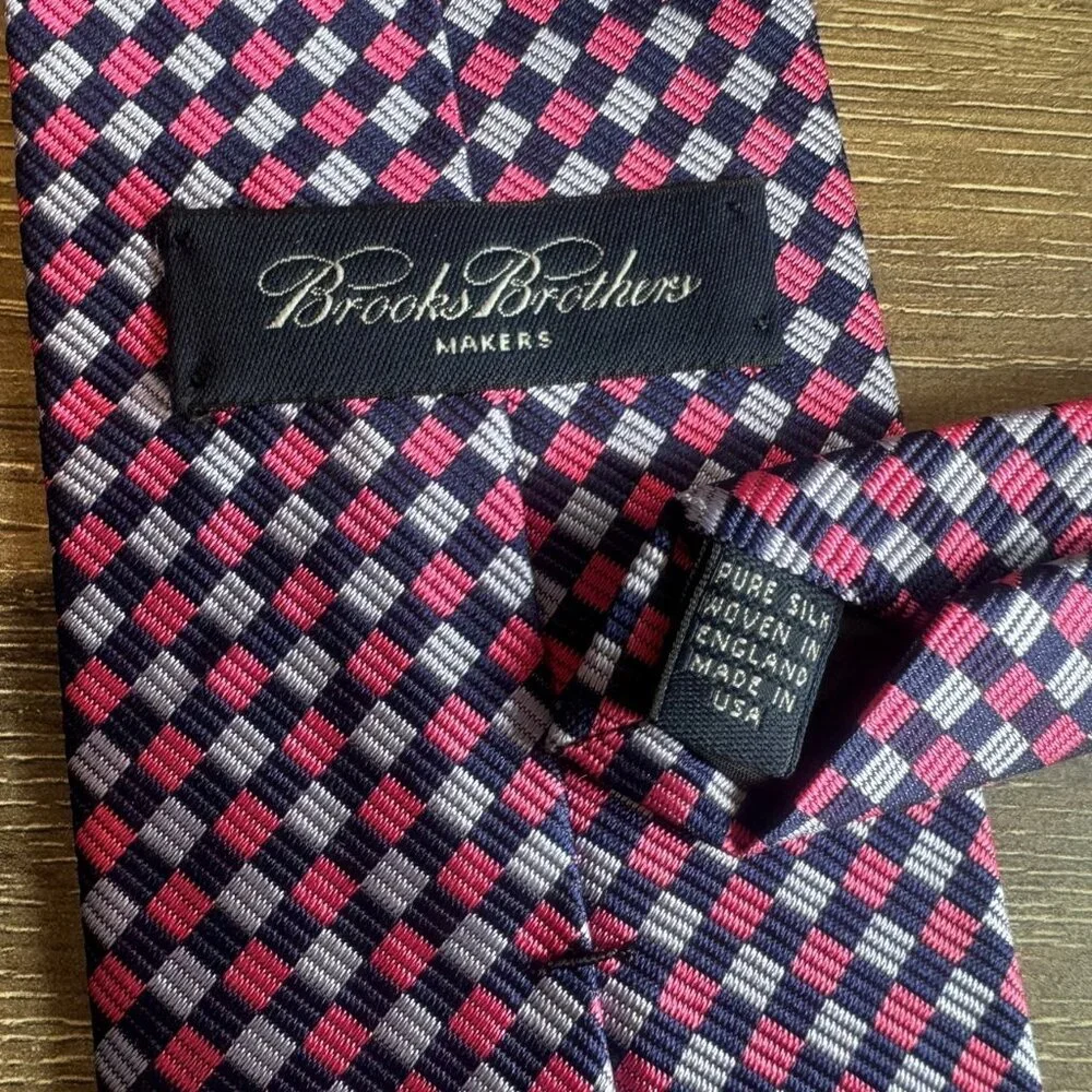Brooks Brothers Pure Silk Pink / Purple Geometric Squares Men's Necktie